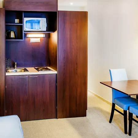 圣让公寓式酒店 2* 卢德