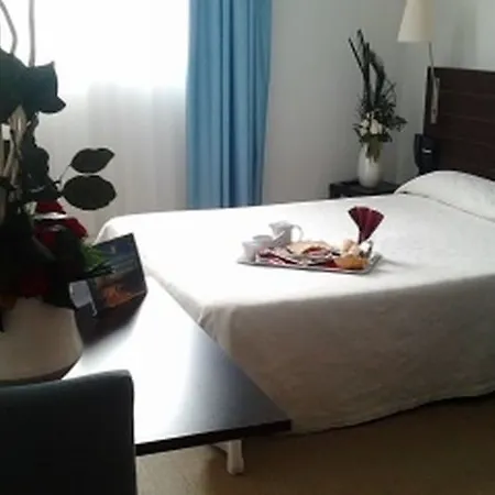 圣让公寓式酒店 卢德