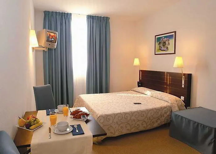 Hotel apartamentowy Saint Jean 2*