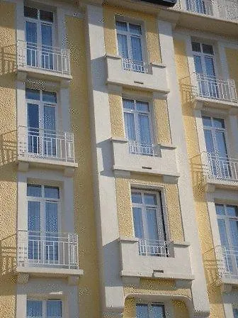 Hotel apartamentowy Saint Jean 2*