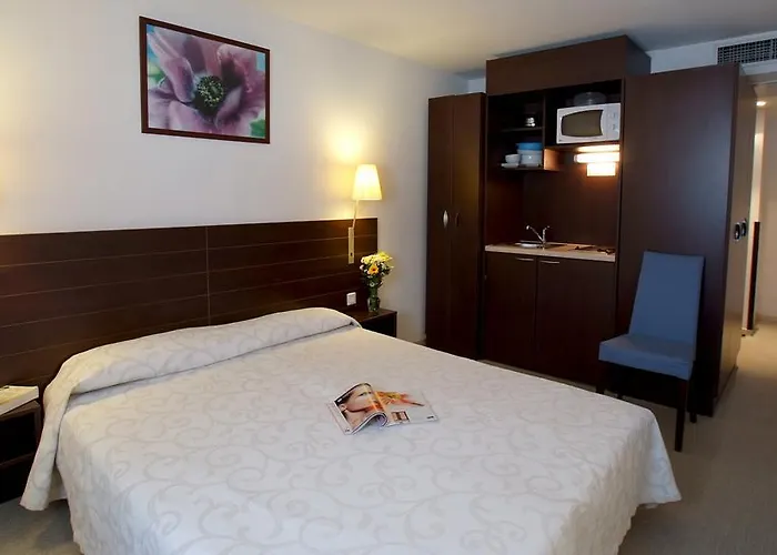 Saint Jean 2* Лурд